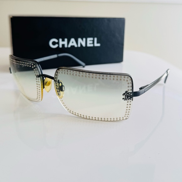 RARE🩵 Y2K Chanel rimless Light blue Swarovski sunglasses - Picture 6 of 13